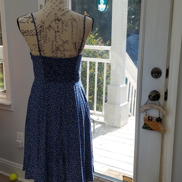 Medium size sleeveless dress - Picture 4 of 4